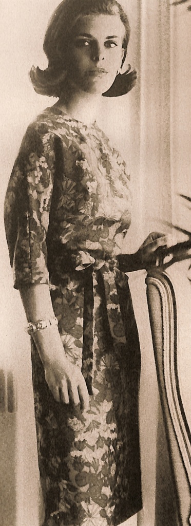 Simplicity #5076 Dress with Self Belt - Good Housekeeping Aug 1963